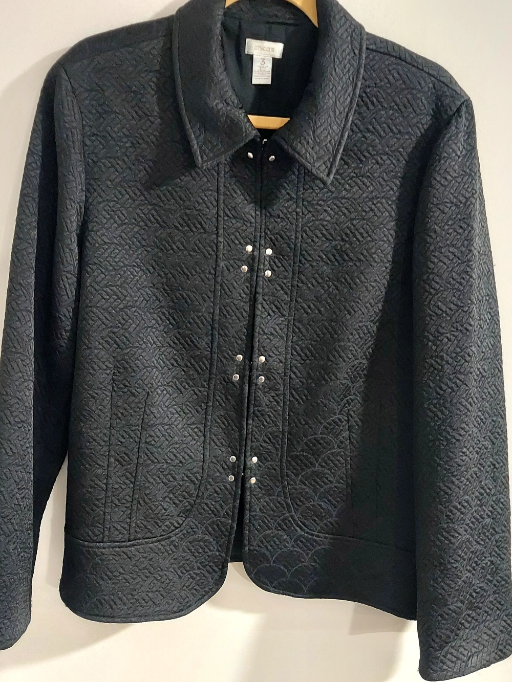 Chico's Textured Snap Front Jacket in Black Size 3 Like New